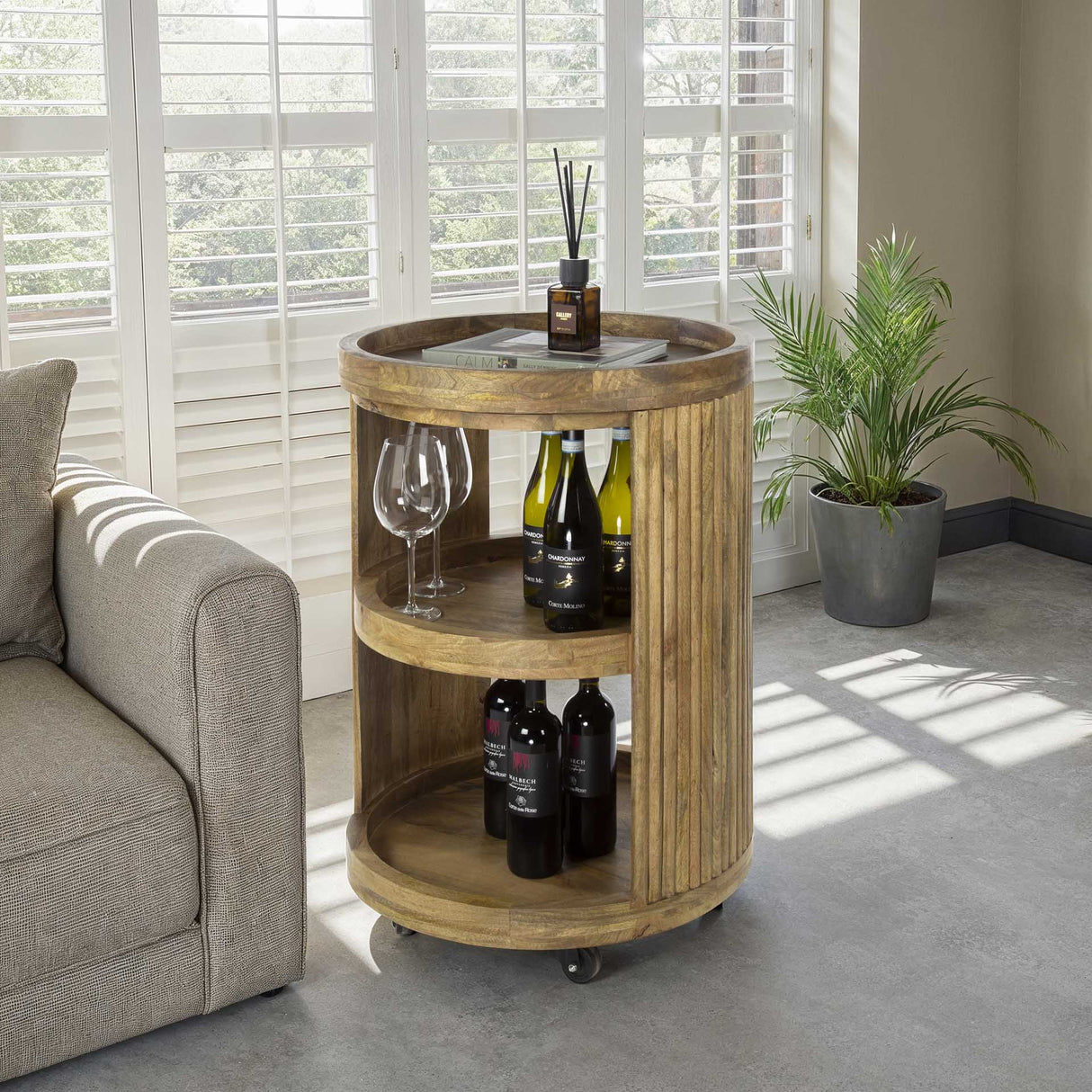 Bartrolley met wielen Lio mangohout zandkleur