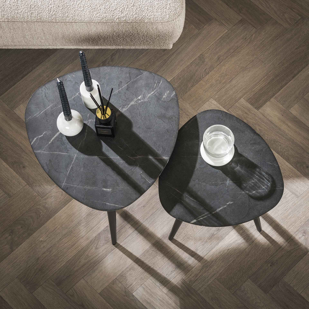 Driehoekige Salontafel Set van 2 Conner Keramiek Look Grijs