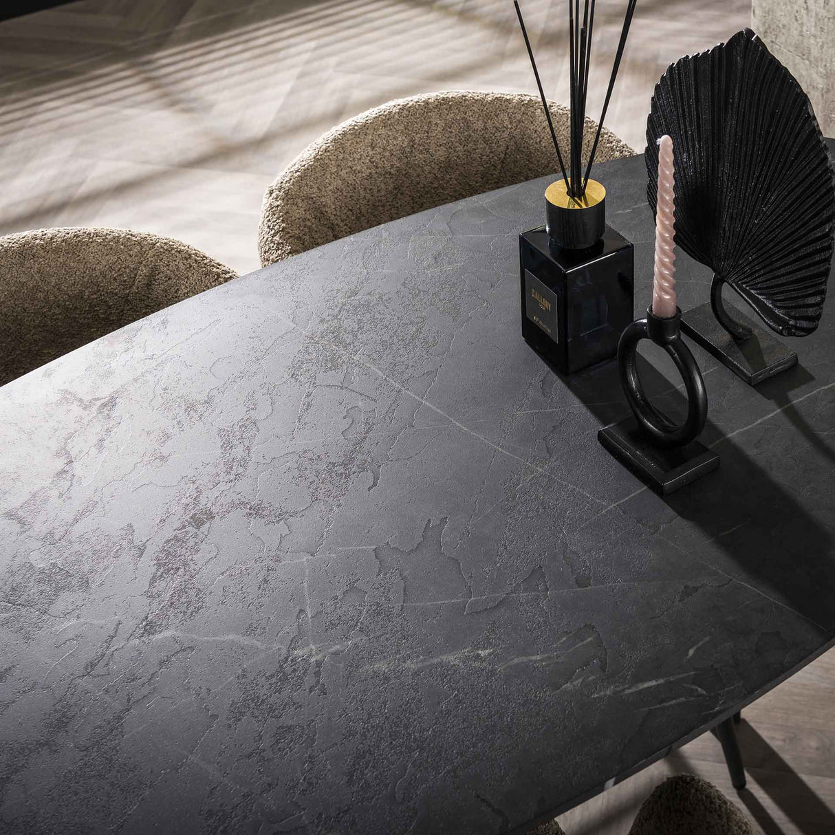 Deens Ovaal Bartafel Jade 140 cm Zwart Keramiek Look