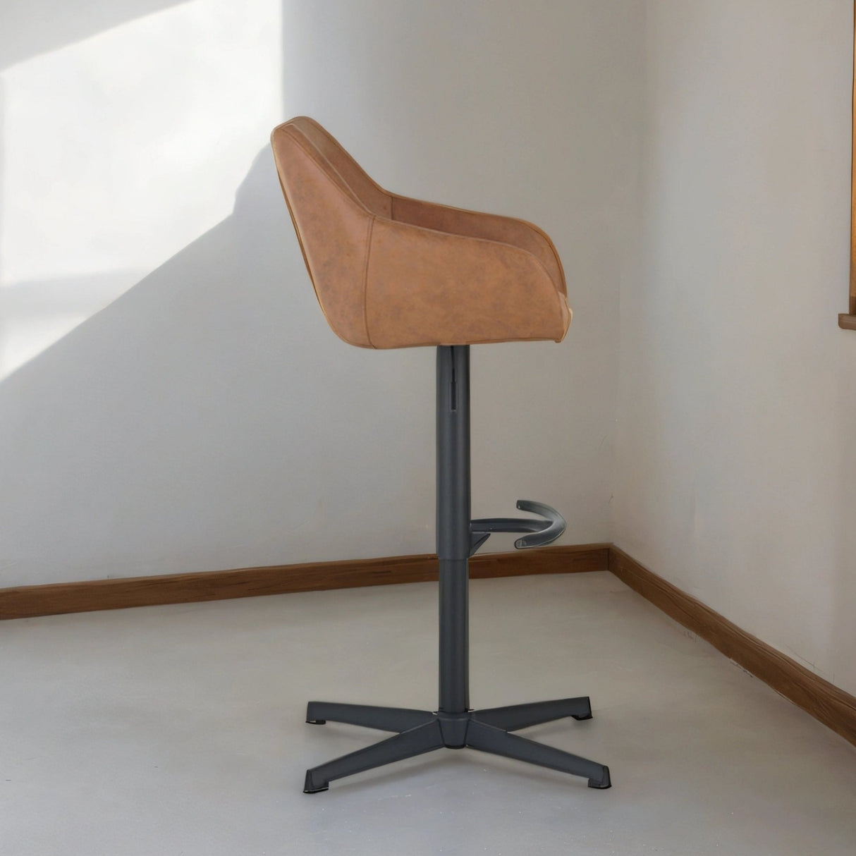 Venom Barkruk Cognac Eco-leer - Verstelbare Draaibare Barstoel met Armleuning