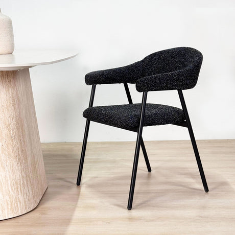 Complete Meubelset: Lea Eettafel Sintered Stone Marmerlook Travertine - Eiken Frame + 4x Lisa Eetkamerstoelen Bouclé Zwart