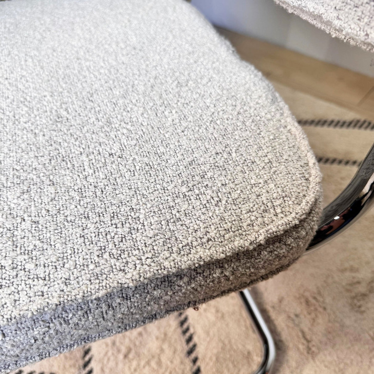 Moderne Eetkamerstoel Grijs Bouclé Stof Sway - Chrome Frame - Zonder Armleuningen