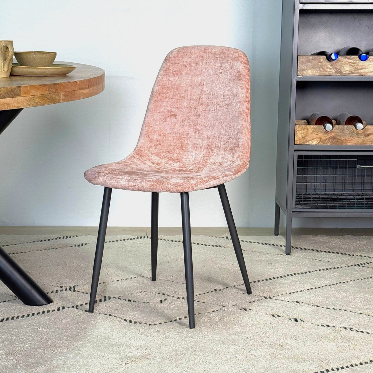 Set van 4 Scandinavische Eetkamerstoelen Oud Roze Chenille Stof Swift - Zonder Armleuningen