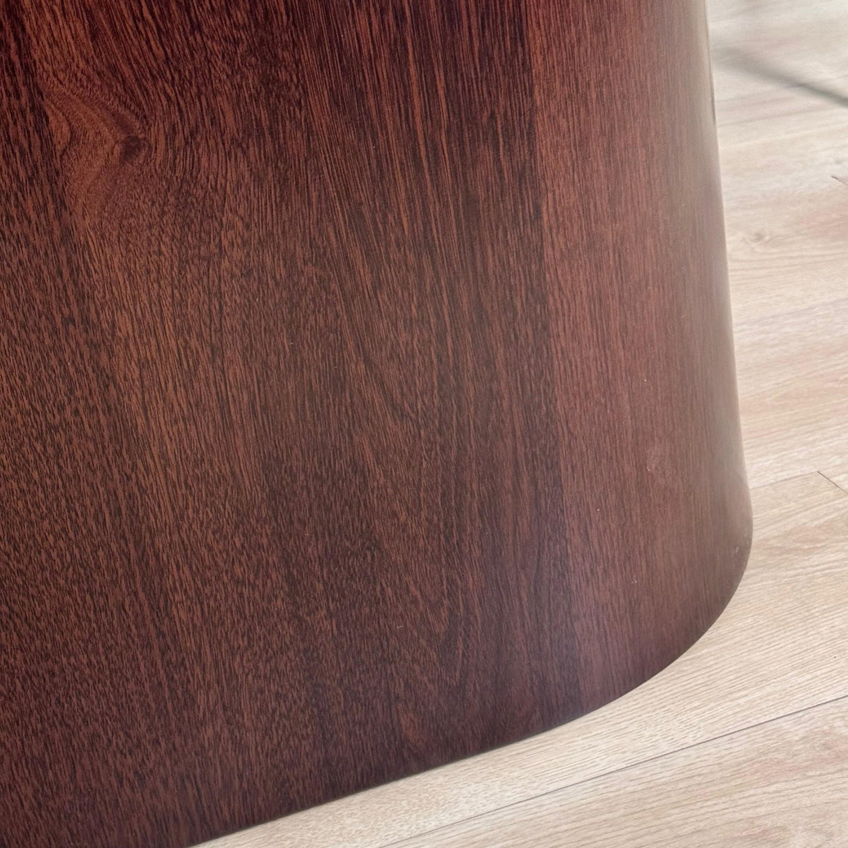 Complete Meubelset: Lea Eettafel Sintered Stone Marmerlook Travertine - Walnoot Frame + 4x Lisa Eetkamerstoelen Bouclé Grijs