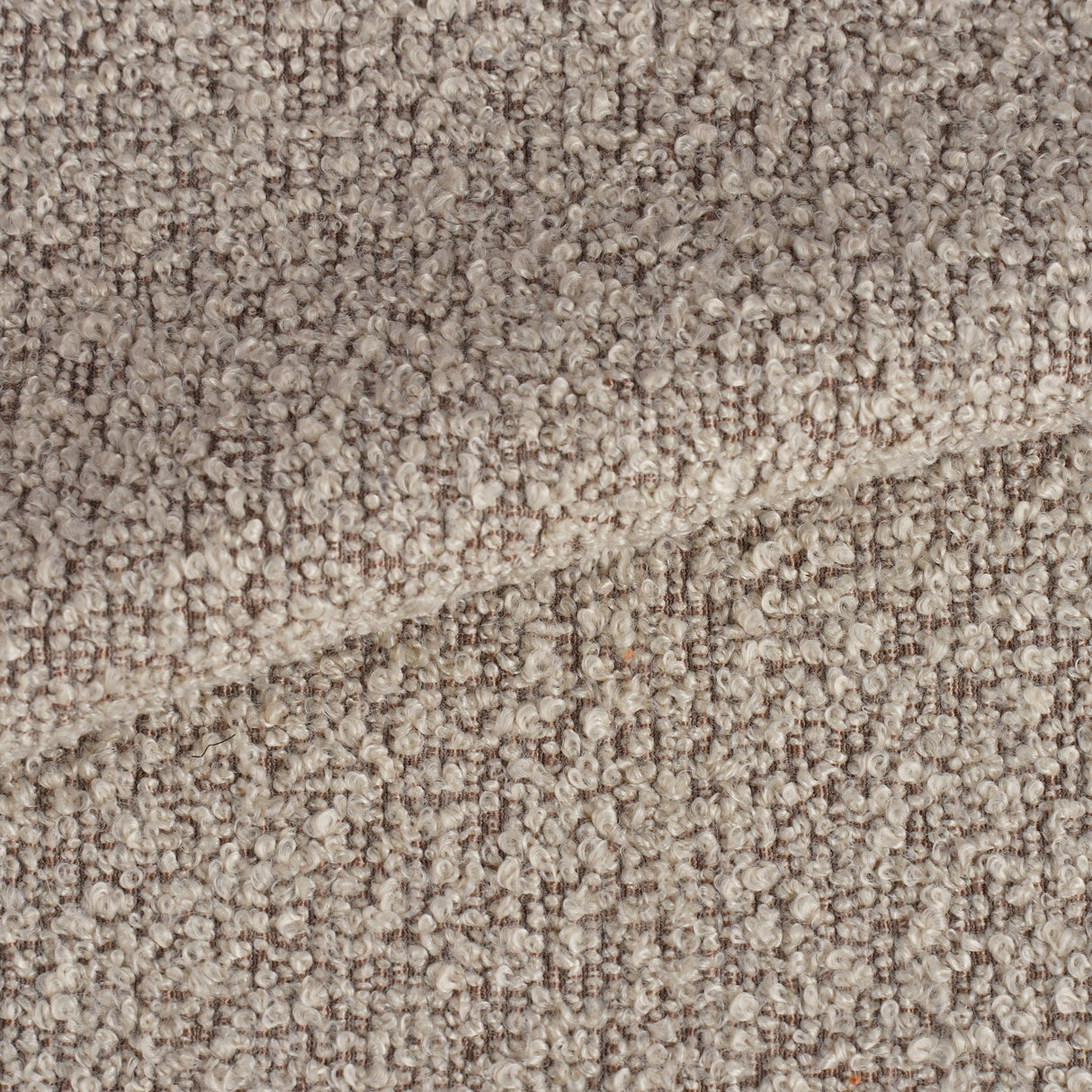 Set van 4 Scandinavische Eetkamerstoelen Latte Bouclé Stof Swift - Zonder Armleuningen