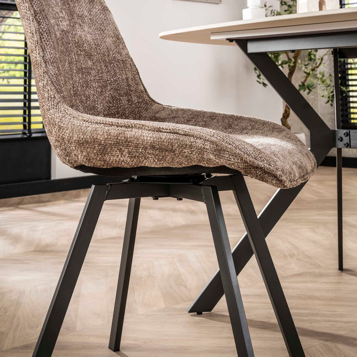 Set van 4 draaibare eetkamerstoelen Silos chenille bruin