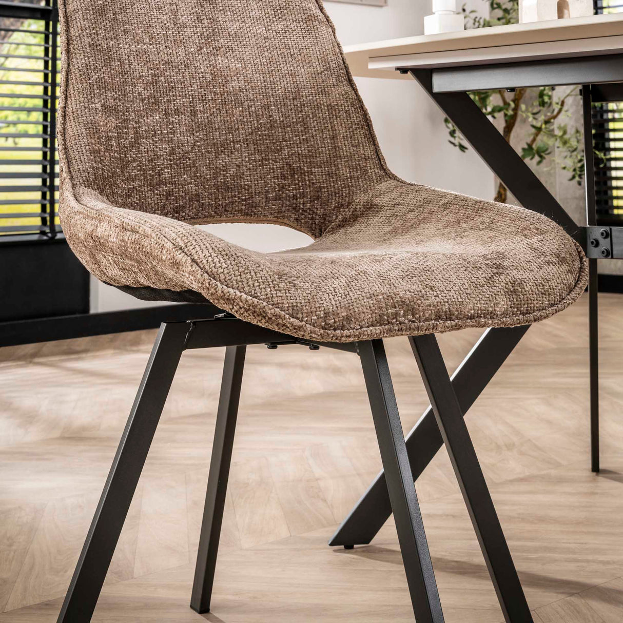 Set van 4 draaibare eetkamerstoelen Silos chenille bruin