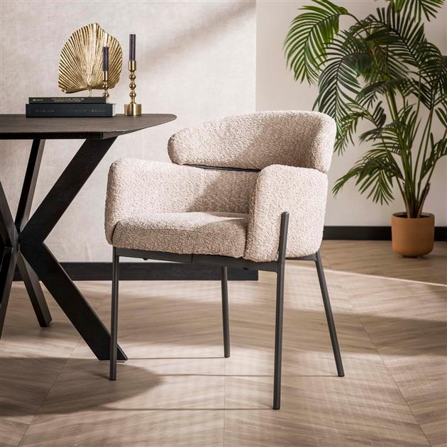 Eetkamerstoel Lola bouclé stof beige met ronde rug en arm