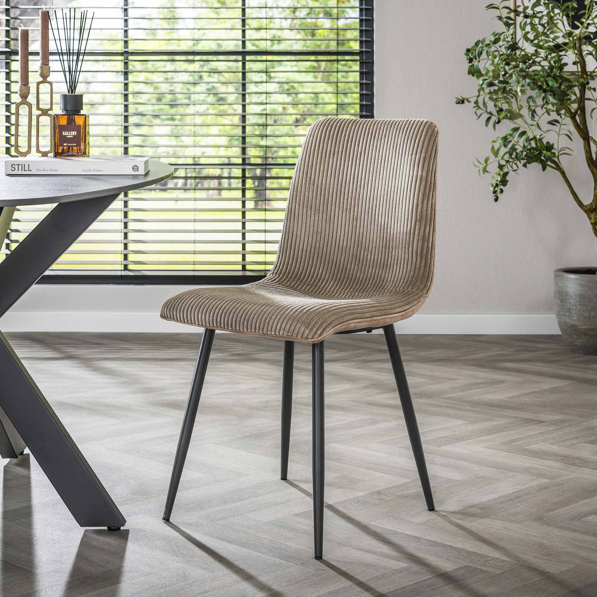 Set van 4 Eetkamerstoelen Koda Ribstof Zandkleur - Zonder Armleuningen