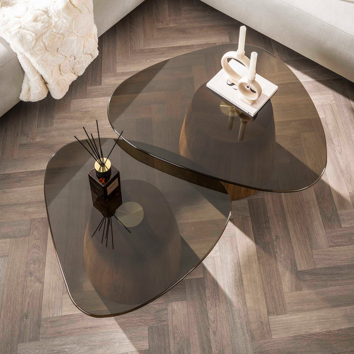 Set van 2 Marea driehoekige salontafels brons glas 91x71 cm