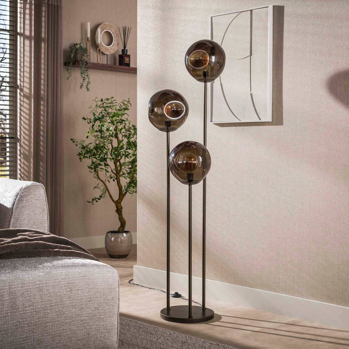 Vloerlamp Ada 3-lichts getrapt bruin glas