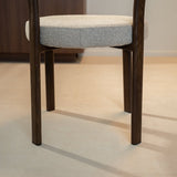 Eetkamerstoelen-Eetkamerstoel bouclé zandkleur Aiko - walnootlook frame - Japandi-Dimehouse