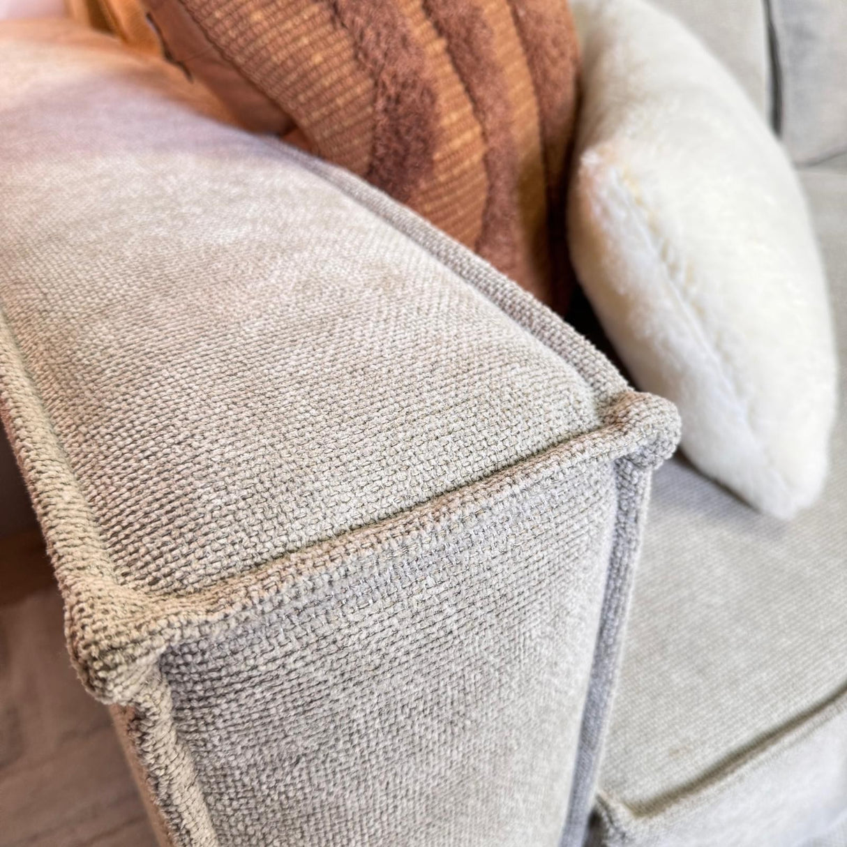 2-zits losse dikke rugkussens grijs chenille Yara