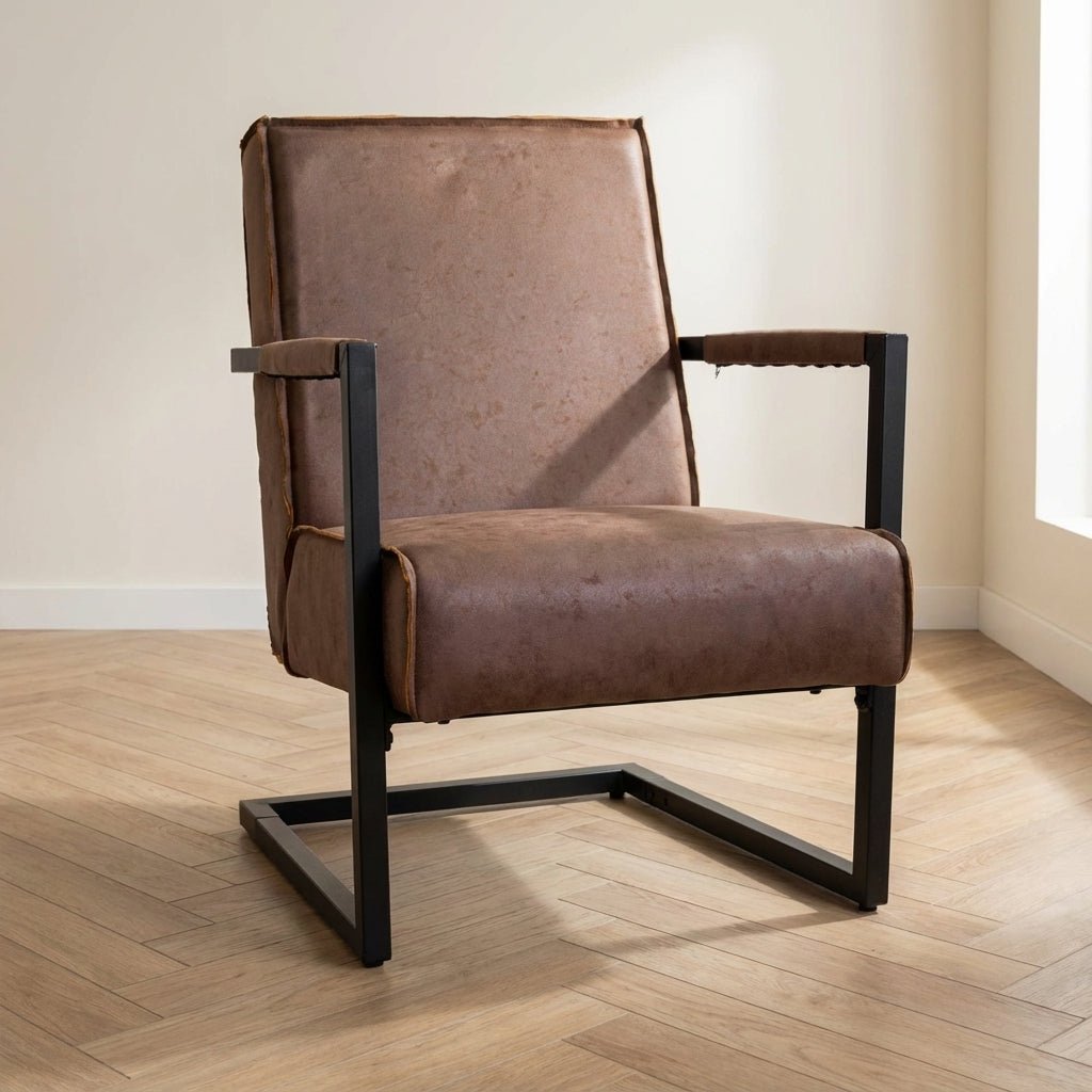 Industriële leren fauteuil taupe Tiger sfeerfoto in modern interieur