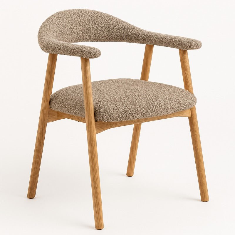 Japandi Eetkamerstoel Zandkleur Bouclé Suki - Eikenlook Frame - Met Armleuning