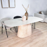 Complete Meubelset: Lea Eettafel Sintered Stone Marmerlook Travertine - Eiken Frame + 4x Lisa Eetkamerstoelen Bouclé Grijs